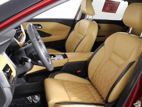 Certified 2021 Nissan Rogue Platinum FWD image 21