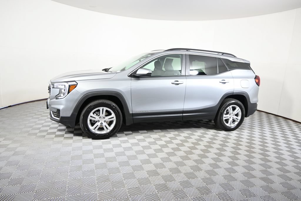 Used 2024 GMC Terrain SLE w/ Driver Convenience Package AWD/4WD image 2