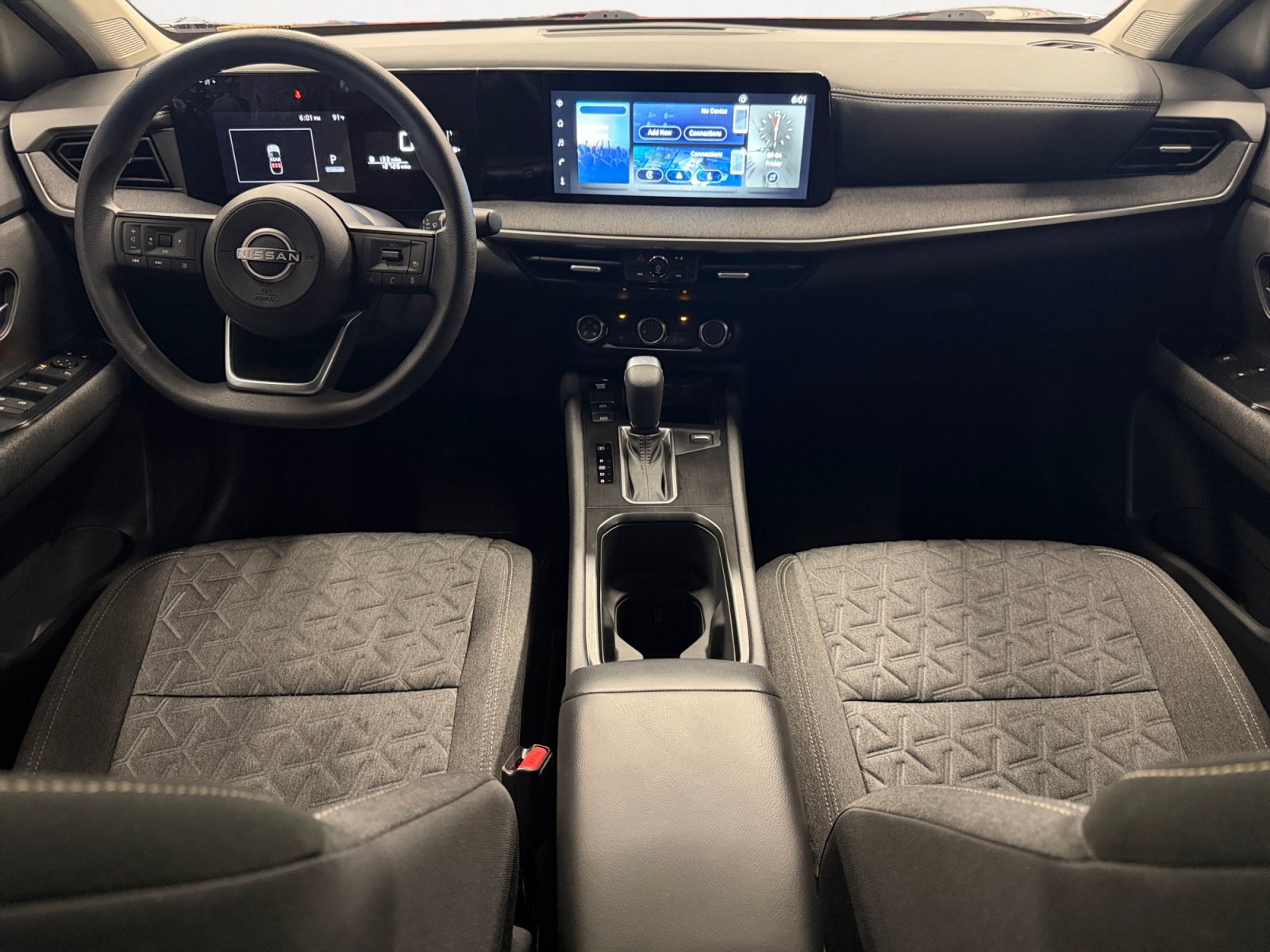 Used 2025 Nissan Kicks SV FWD image 3