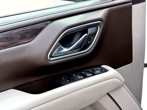 Used 2023 Chevrolet Tahoe LT w/ Luxury Package image 9