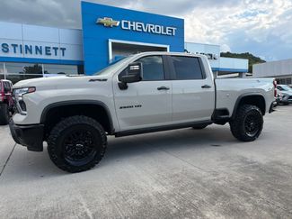 Used 2026 Chevrolet Silverado 2500 ZR2 w/ LPO, Dark Essentials Package AWD/4WD video 2