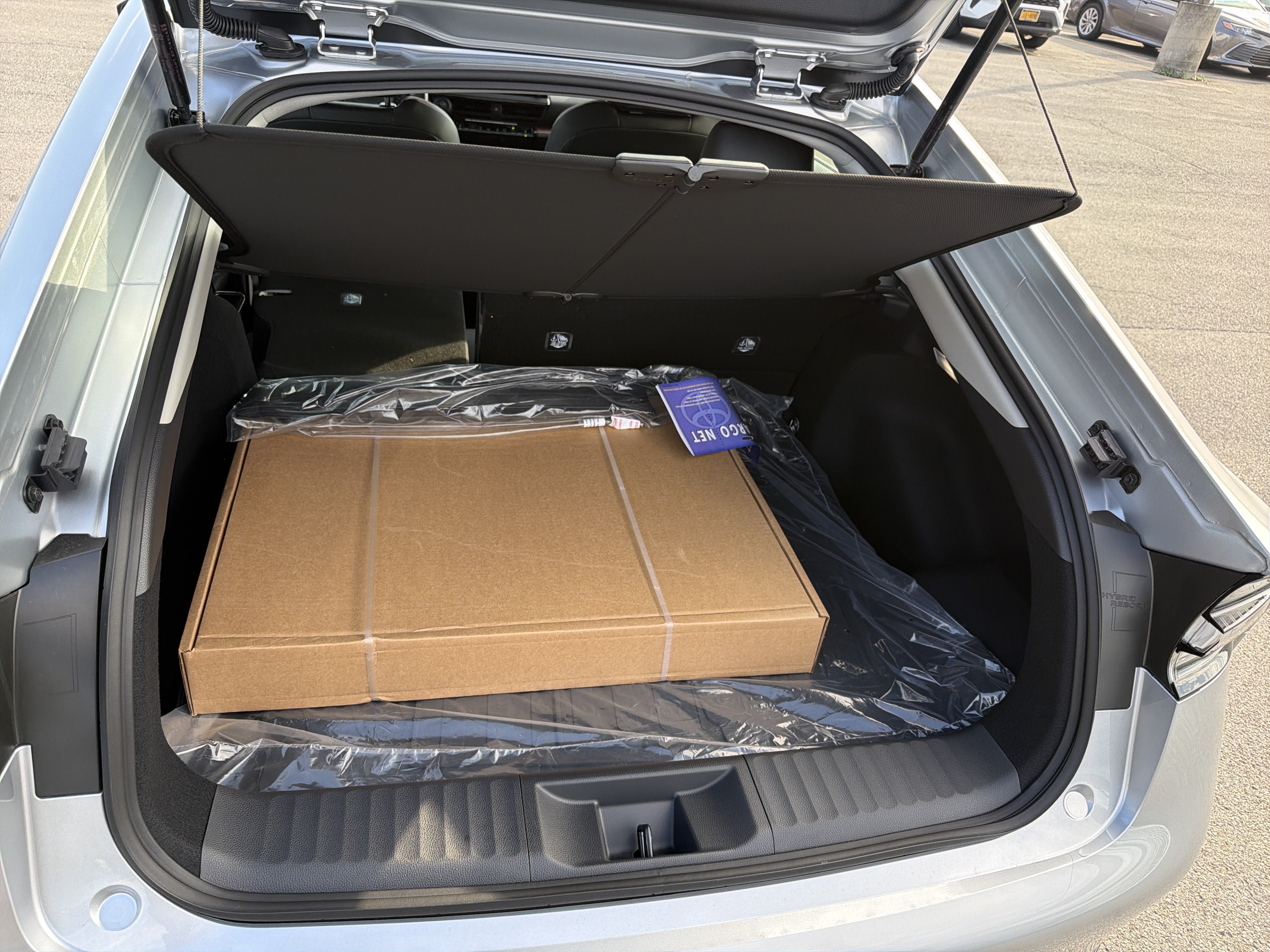 New 2027 Toyota Prius Plug-In Hybrid FWD image 8