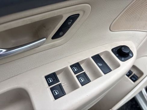 Used 2009 Volkswagen Eos Komfort image 17