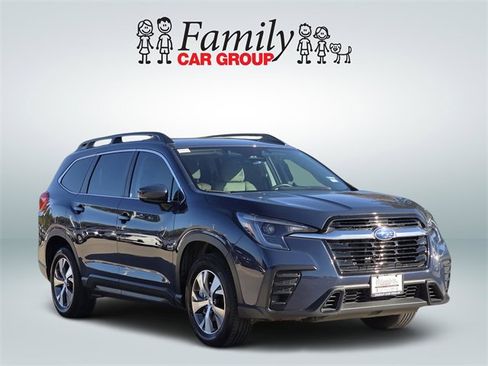 Used 2025 Subaru Ascent Premium image 2