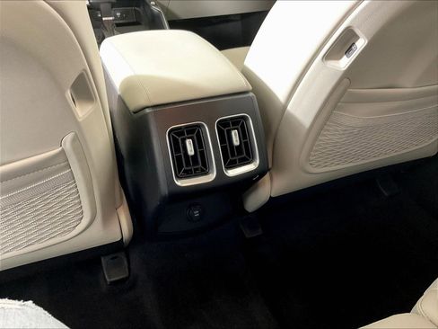 Certified 2025 Kia Sorento S AWD/4WD image 10