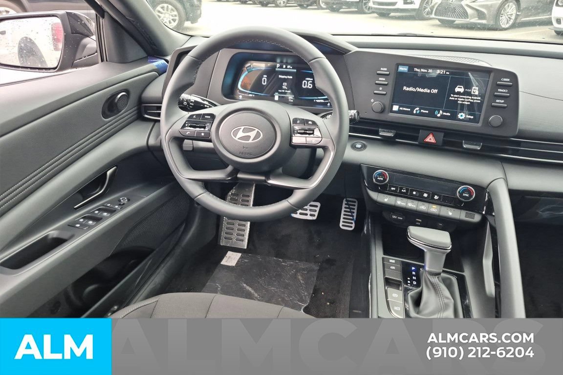 Certified 2026 Hyundai Elantra SEL Sport FWD image 22