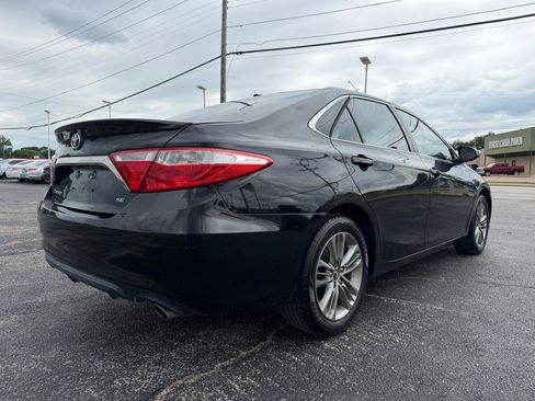 Used 2017 Toyota Camry SE FWD image 5