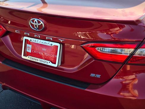 Used 2020 Toyota Camry SE FWD image 13