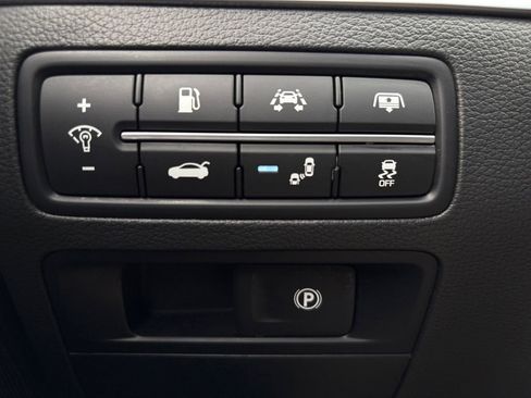 Used 2018 Genesis G80 3.8 w/ Option Group 02 image 4