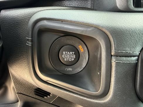 Used 2024 Jeep Wrangler Unlimited Rubicon AWD/4WD image 23
