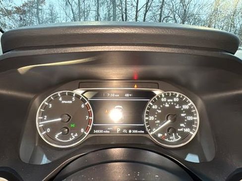 Used 2024 Nissan Rogue S image 17