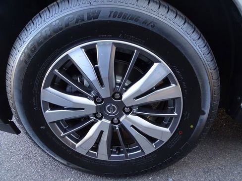 Used 2020 Nissan Pathfinder SV w/ Cargo Package image 5