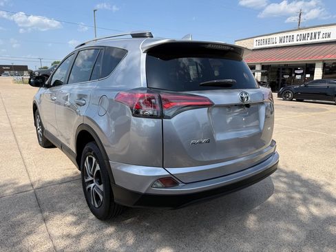 Used 2016 Toyota RAV4 LE FWD image 5
