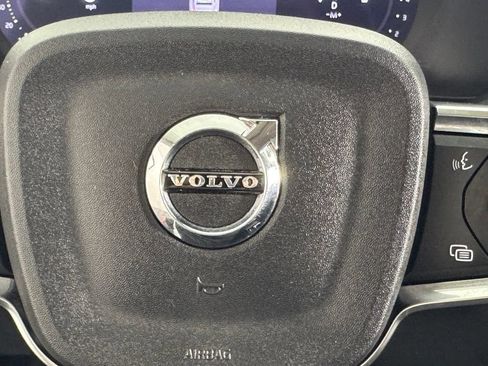 Certified 2023 Volvo XC40 B5 Plus w/ Driver Assist Package AWD/4WD image 31