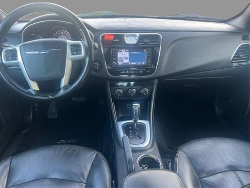 Used 2011 Chrysler 200 Limited FWD image 16