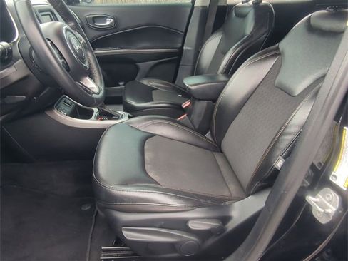 Used 2018 Jeep Compass Latitude image 11