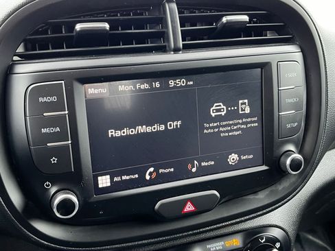 Used 2025 Kia Soul LX w/ LX Technology Package image 18