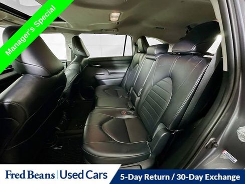 Used 2023 Toyota Highlander L image 25