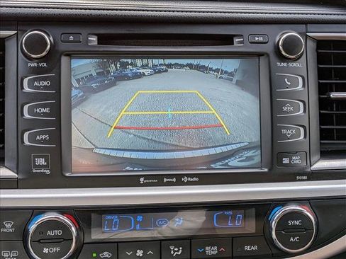 Used 2017 Toyota Highlander Limited image 14