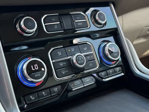 Used 2021 GMC Yukon Denali w/ Denali Premium Package AWD/4WD image 45