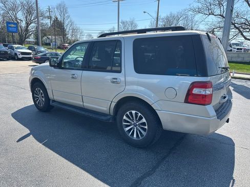 Used 2017 Ford Expedition XLT w/ Equipment Group 202A image 6