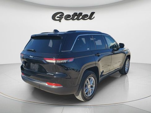 Used 2024 Jeep Grand Cherokee Laredo X w/ Trailer Tow Package AWD/4WD image 4