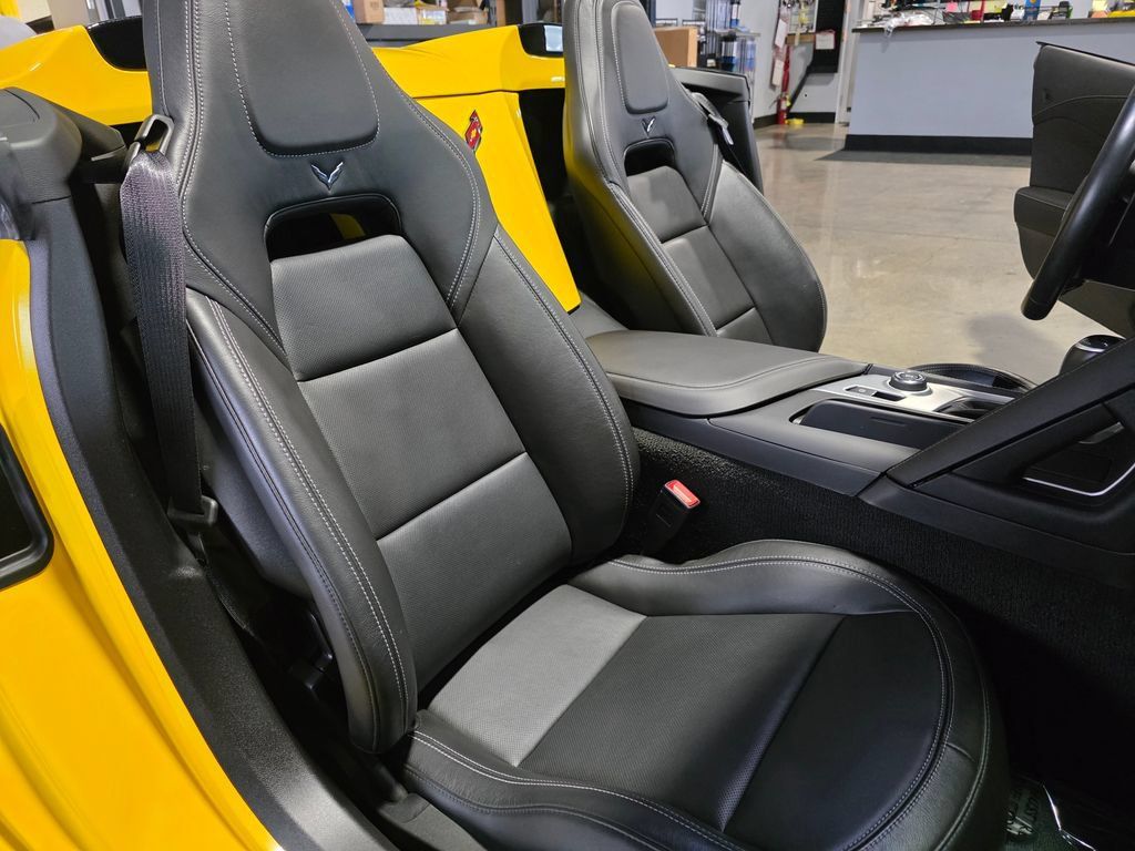 Used 2019 Chevrolet Corvette Stingray Convertible Z51 2LT RWD image 15