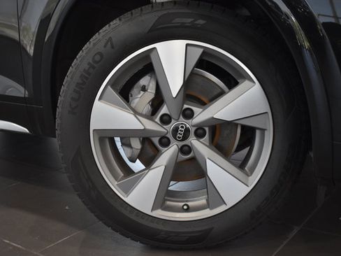 Used 2023 Audi Q5 2.0T Premium Plus w/ Premium Plus Package AWD/4WD image 2