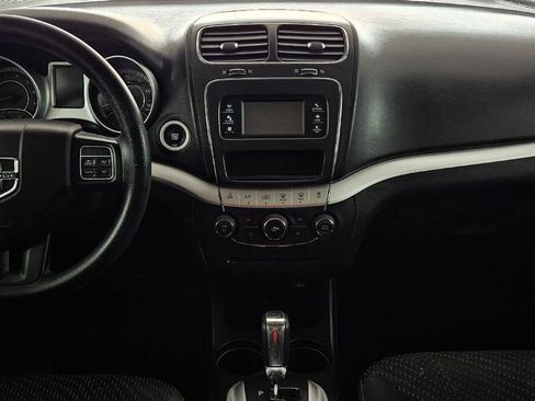 Used 2017 Dodge Journey SXT image 9