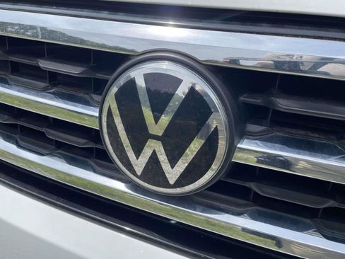 Used 2020 Volkswagen Atlas Cross Sport SEL R-Line FWD image 5