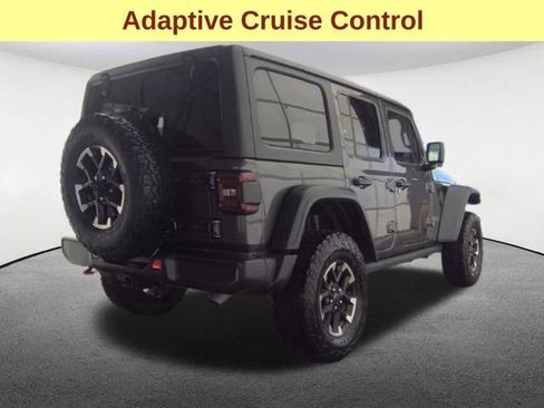 Used 2025 Jeep Wrangler Unlimited Rubicon w/ Convenience Group AWD/4WD image 5