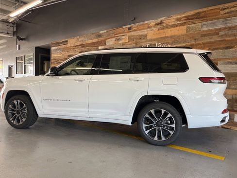 New 2025 Jeep Grand Cherokee L Overland w/ Trailer Tow Package image 20