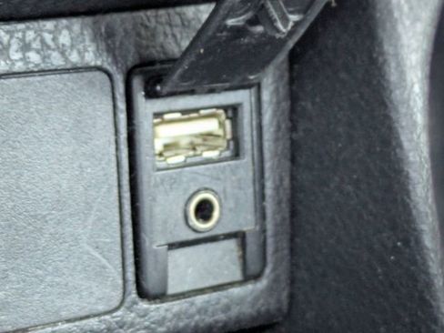 Used 2018 Toyota Corolla LE FWD image 21