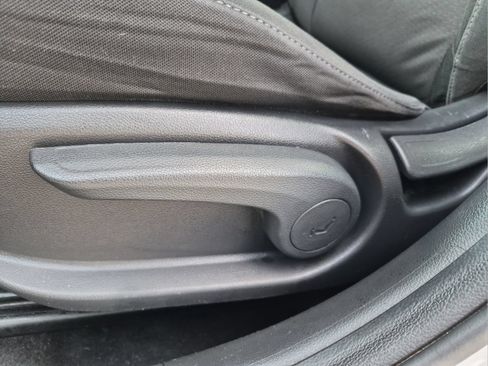 Used 2019 Hyundai Elantra GT FWD image 14