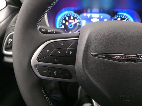 New 2026 Chrysler Pacifica Select AWD/4WD image 15