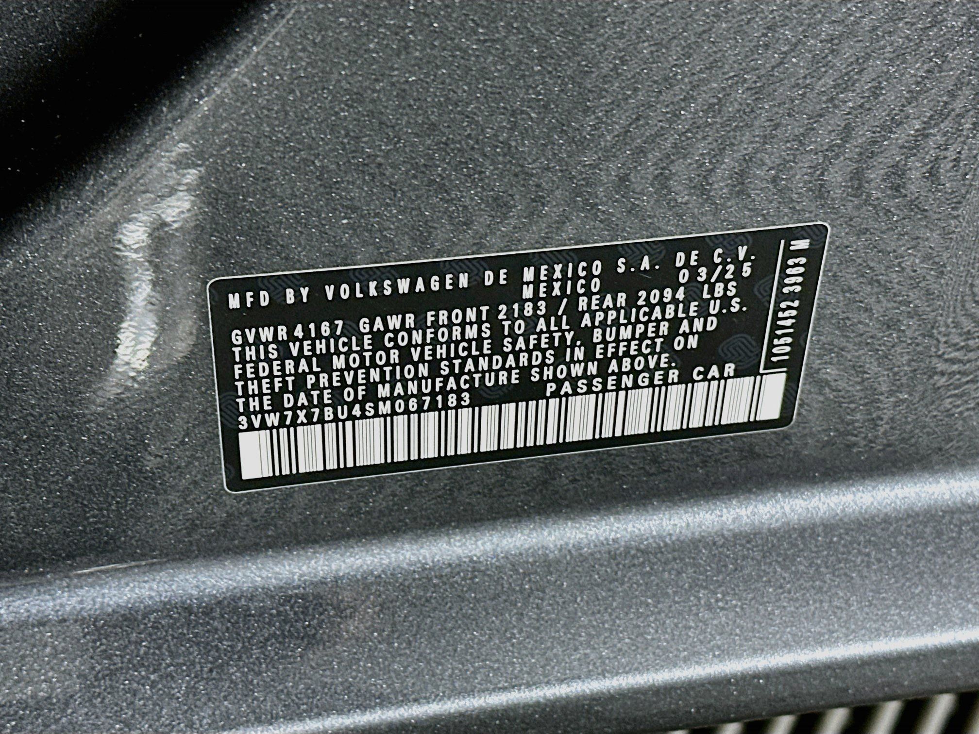 Used 2025 Volkswagen Jetta SE FWD image 12