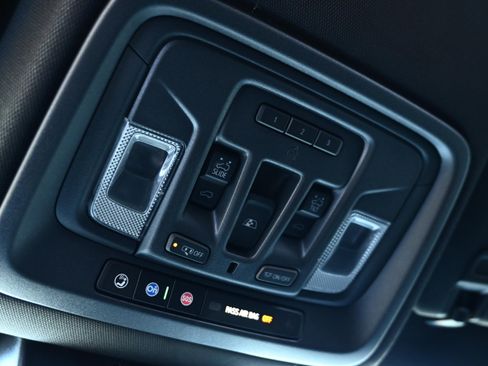 Used 2025 GMC Sierra 2500 AT4 w/ AT4 Premium Plus Package image 34