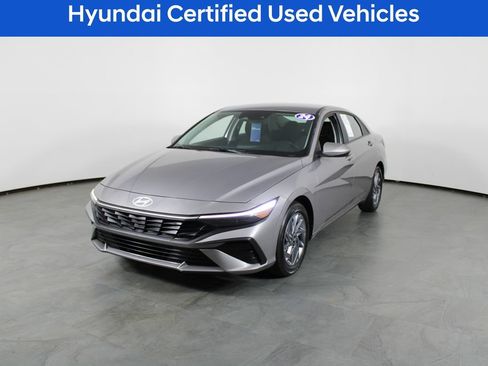 Certified 2024 Hyundai Elantra SEL FWD image 2