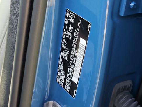 Certified 2023 Volvo XC40 B5 Plus w/ Driver Assist Package image 27