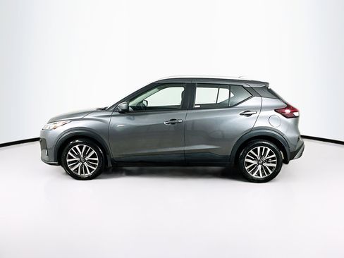 Used 2023 Nissan Kicks SV FWD image 4