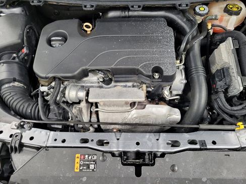 Used 2018 Chevrolet Cruze LT w/ Convenience Package FWD image 30