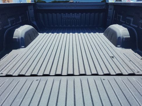 New 2025 GMC Sierra 1500 Elevation image 12