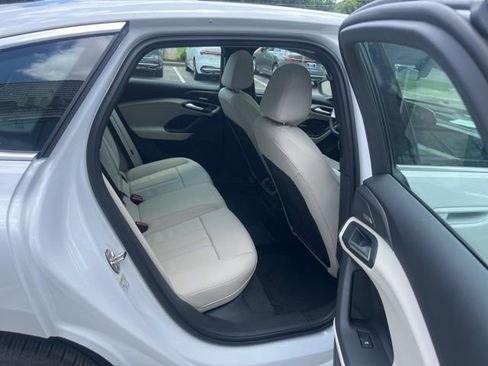 New 2025 Audi A6 e-tron Premium Plus image 29