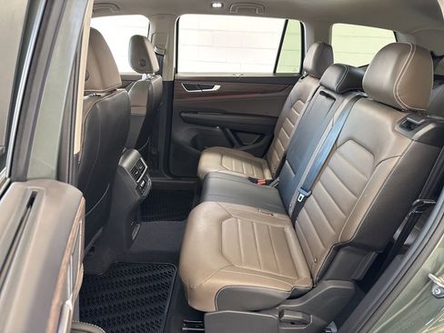 Used 2026 Volkswagen Atlas SEL AWD/4WD image 37