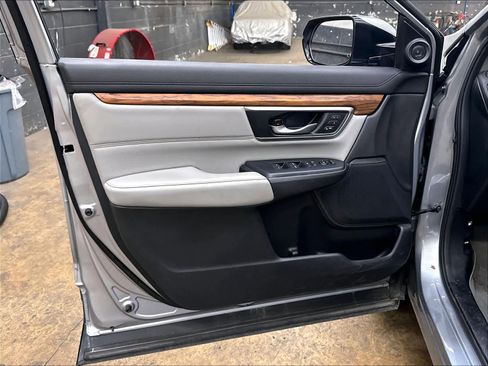 Used 2020 Honda CR-V Touring image 25