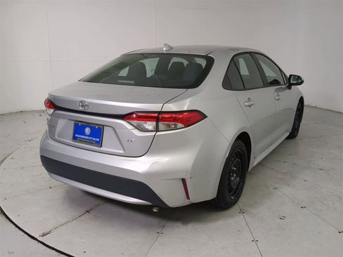 Used 2020 Toyota Corolla LE image 6