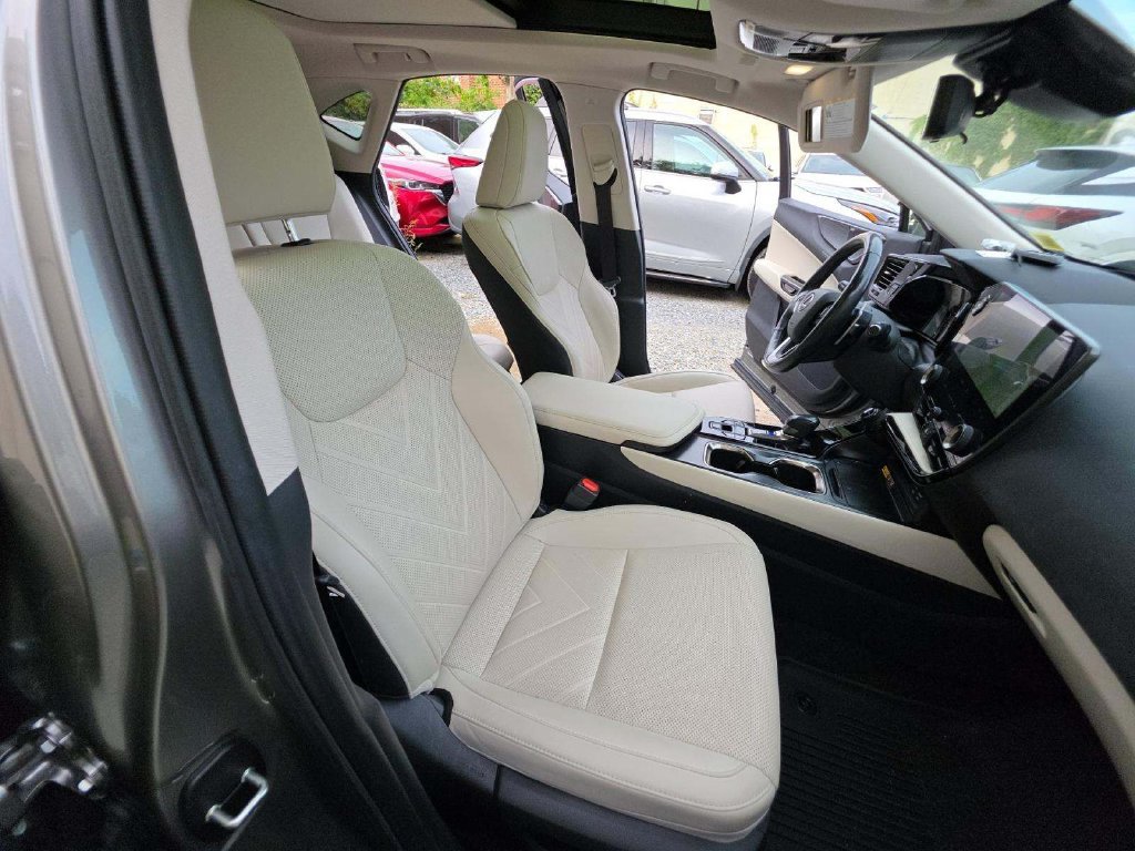 Used 2025 Lexus NX 450h+ AWD w/ Accessory Package (2T) image 4