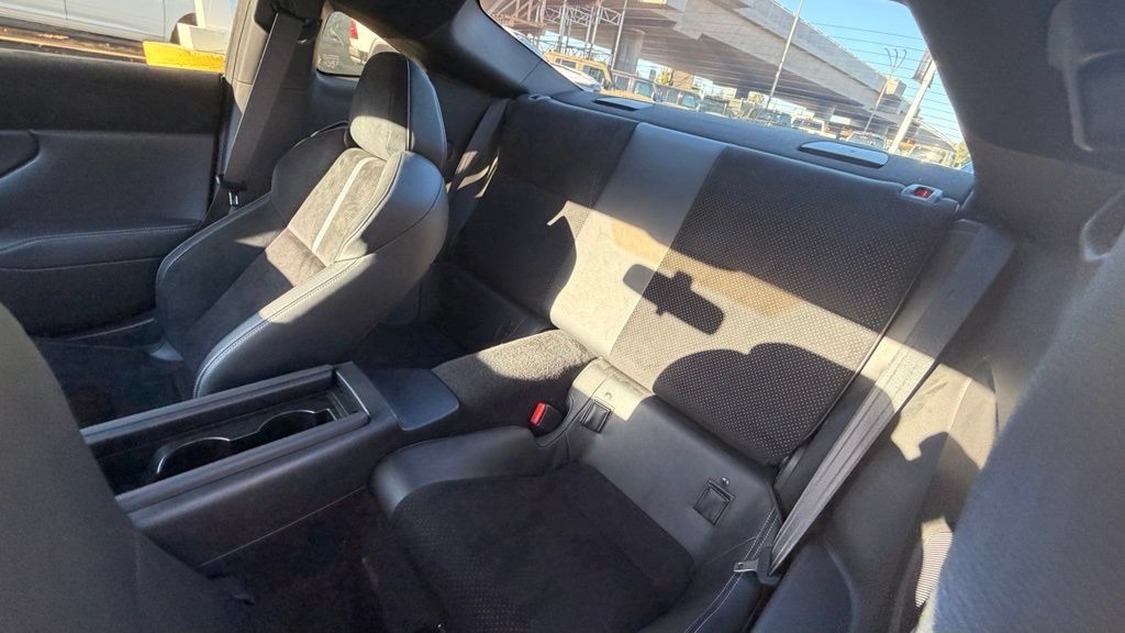 Used 2022 Toyota GR86 Premium w/ ALL Weather Mat Package (TMS) RWD image 6