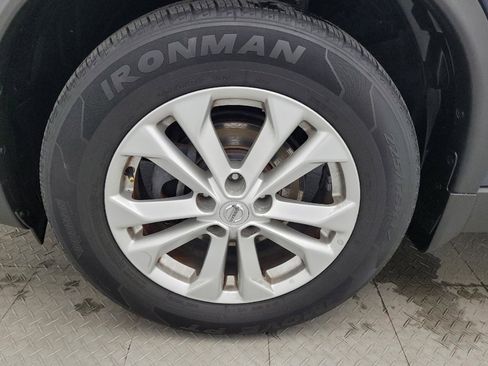 Used 2016 Nissan Rogue SV image 31