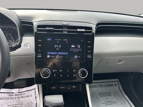 Used 2023 Hyundai Tucson SEL w/ Winter Package image 16